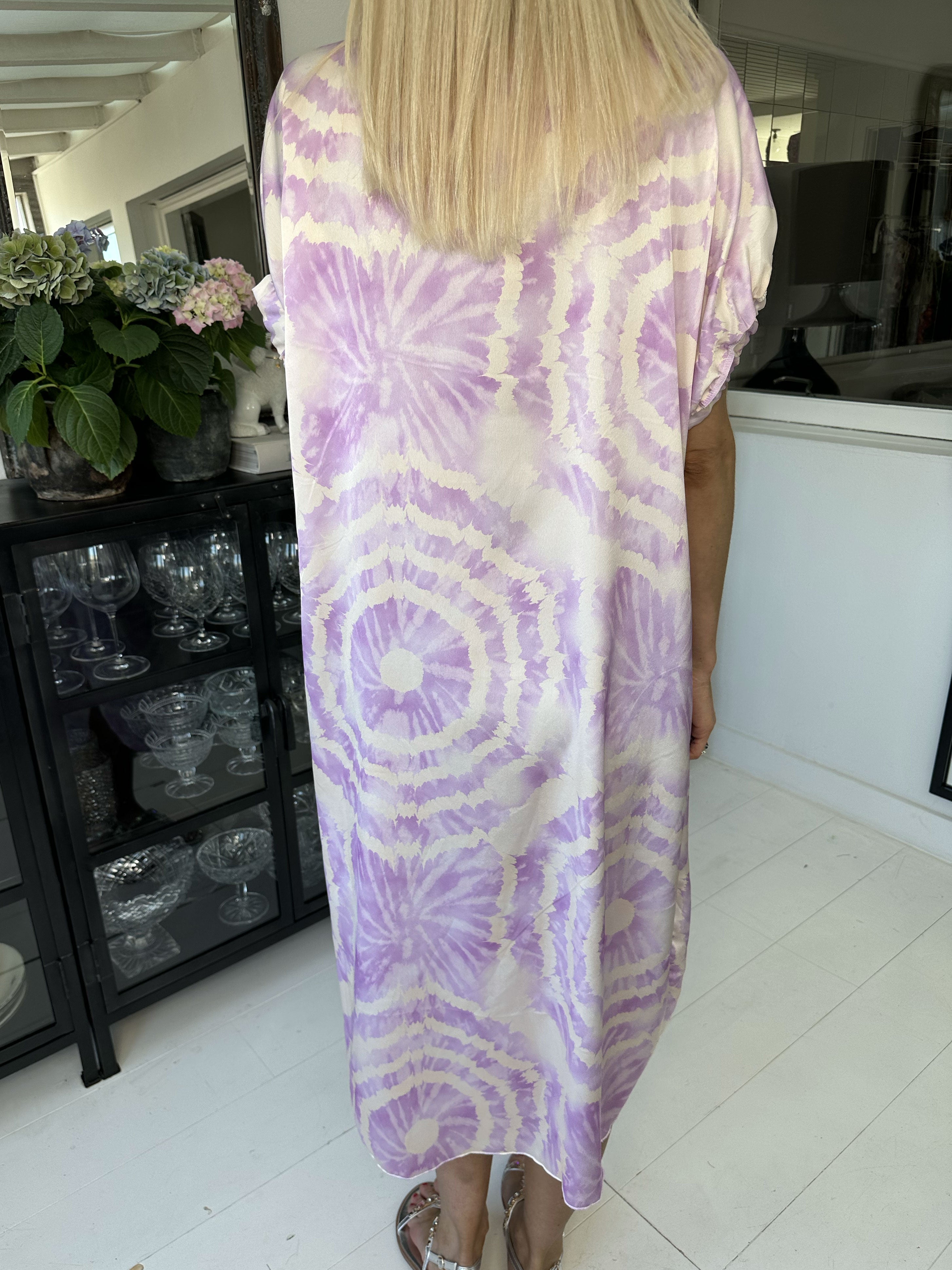 Erin - Skjortekjole med knapper og batikmønster